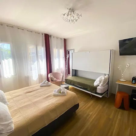 The Platform לינה וארוחת בוקר פררה