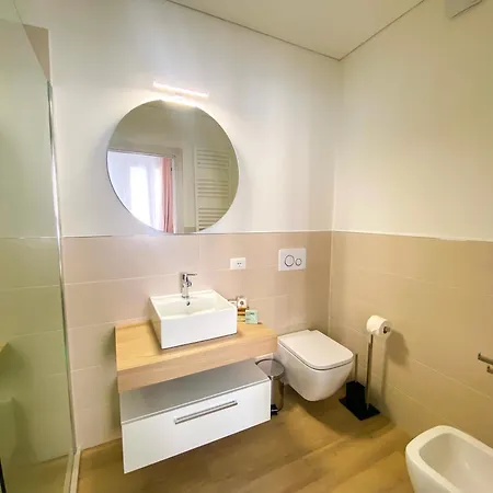 לינה וארוחת בוקר The Platform