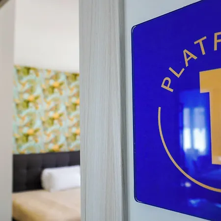 The Platform 4* פררה