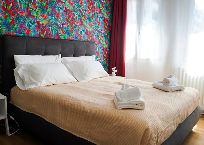 The Platform 4* פררה