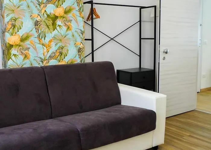 לינה וארוחת בוקר The Platform 4*