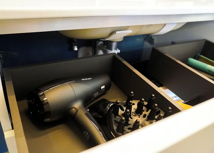 לינה וארוחת בוקר The Platform